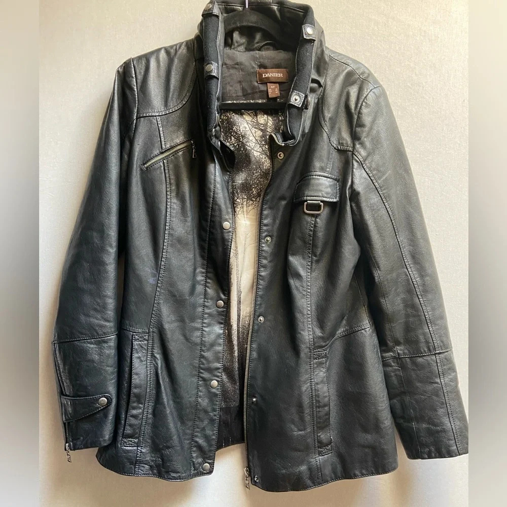 Danier Leather Zipper Button Coat Jacket With Contrast Lining Sz S